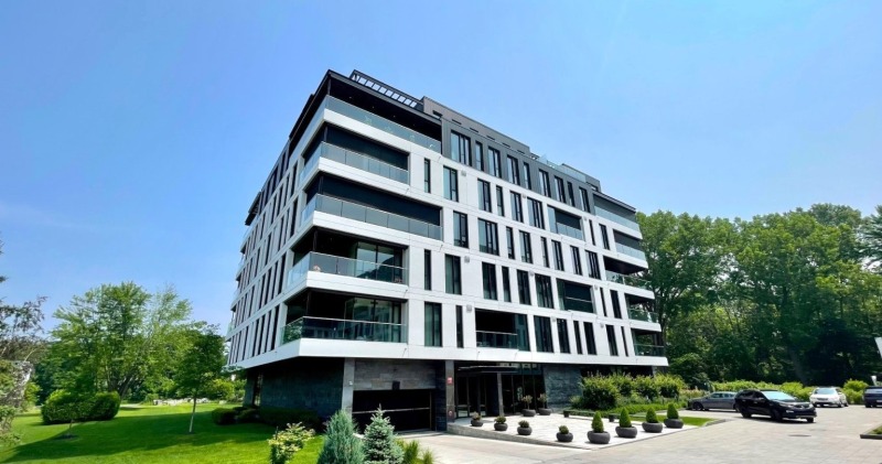 1300 Rue les Érables, Laval-sur-le-Lac